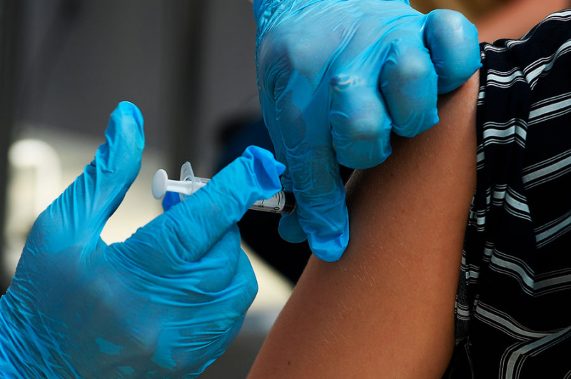 Минздрав пока не принял решение о совместимости вакцинации от гриппа и коронавируса