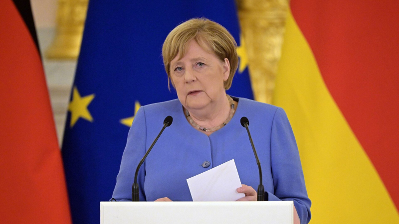 Песков прокомментировал предстоящий уход Меркель с поста канцлера Германии