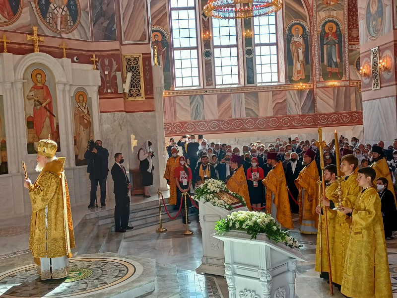 Владимир Путин поздравил волгоградцев с открытием собора Александра Невского