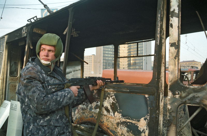 Как в октябре-1993 танкисты расстреливали «Белый дом»: «Мешок денег получите, только спасите Ельцина от врагов!»