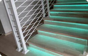Что умеет автоматическая подсветка лестницы?